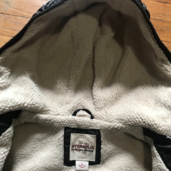 cozy black puffer with sherpa lining (s/m) - Picture 7 of 8